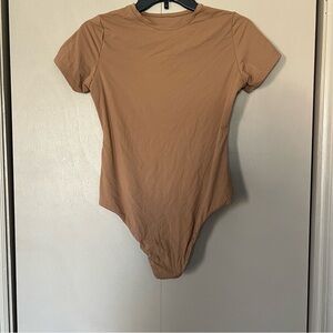 Large Auden Tan Short Sleeve Bodysuit, Clasp Closure, Soft, Crew Neck, Basic